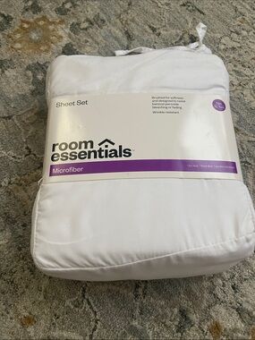 Room Essentials White Microfiber Sheet Set - Twin